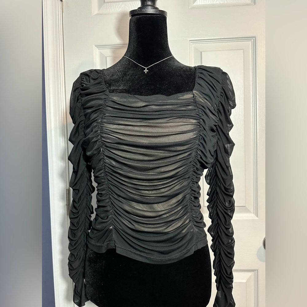Elegant Scalloped blouse with Sheer Details – Perfect for Any Occasion